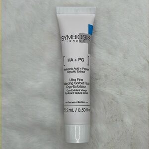 Symbiosis London Hyaluronic Acid & Papaya Glycolic Extract Balancing Exfoliator